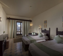 Номер Standard с видом на бассейн в Mazar Resort & Spa