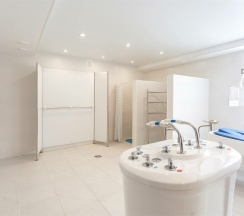 Санаторий - двухместный номер с одной большой кроватью в Полисть