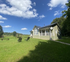 Шестиместный коттедж с 3 комнатами с красивым видом из окна в Купчиха