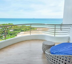 Двухместный номер Grand Plus с видом на море двуспальная кровать в Royal Cliff Beach Hotel Pattaya