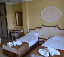 Люкс с балконом в Ayvalik Palas Hotel