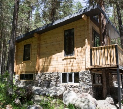 Коттедж с красивым видом из окна в Glamping_07