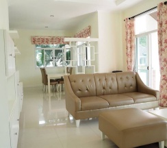 Вилла с 2 комнатами в Suanson Paragon Green Villas