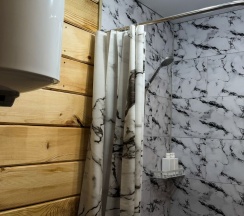 Четырехместный домик в Шум ручья