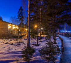 Коттедж стандарт с 2 односпальными и 2 двуспальными кроватями в На ладони