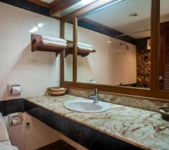 Двухместный номер Deluxe двуспальная кровать в Aloha Resort