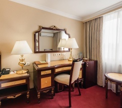 Номер делюкс с 1 двуспальной кроватью в Гранд мандарин