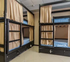 Спальное место в 8-местном номере для мужчин в Comfort