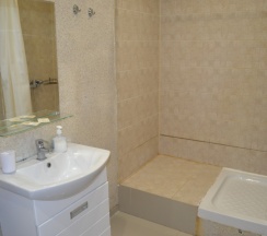 Трехместный с ванной комнатой в Стандарт