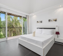 Семейный коттедж в 4 bedroom pool villa. 7kms to Patong