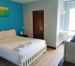 Двухместный семейный номер Standard двуспальная кровать в Riverview Residence