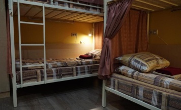 Кровать в 6-местном общем номере в High level