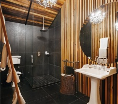 Коттедж класса люкс в Поле