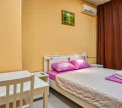 Номер 2 категории Комфорт с кроватью KIng size-3 в Ладомир на Филях