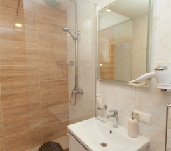 КОМФОРТ с холлом 3-местный. Новый номерной фонд в MaxxRoyal