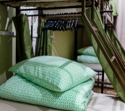 Мужской номер на 8 человек. Нижнее место (ширина 120 см.) в Nice hostel Crocus