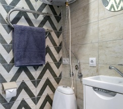 1-комнатные апартаменты эконом с 1 двуспальной кроватью (без окна) в Prim Rooms Apt Apartments (Прим Румс Апт Апартментс)