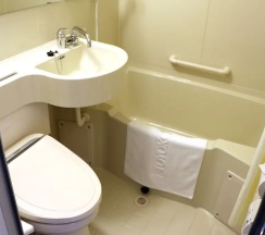 Двухместный номер Premium двуспальная кровать в Toyoko Inn Okinawa Naha Omoromachi Ekimae