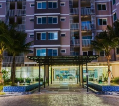 Полулюкс с балконом в W Phuket Residences