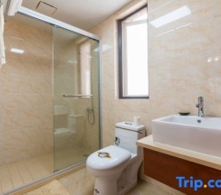 Трёхместный семейный номер Deluxe в Holiday Inn Shanghai Dianhu (Zhujiajiao Scenic Area Ancient Town)