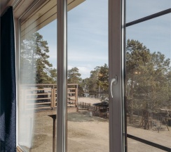 Номер с панорамными окнами в Villa Malina