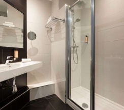 Четырёхместный номер семейный в Mercure Paris Alesia