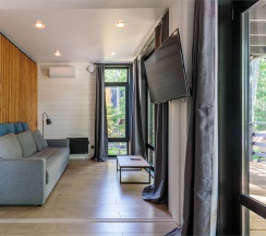 Коттедж с 1 спальней и купелью без сауны в Black Village Family