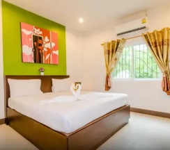 Двухместный номер Superior двуспальная кровать в Baan Yuyen Karon Guesthouse