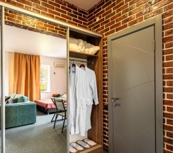 Номер-студио с видом на море в Брют