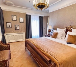 Люкс "А.С. Грибоедов" с видом на Невский проспект в Taleon Imperial Hotel