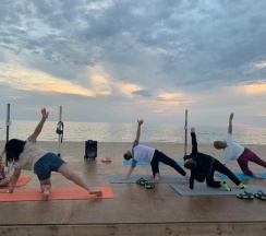 Полулюкс на двоих гостей с террасой и видом на озеро (корпус К) в Оптимист