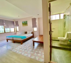 Двухместный номер Standard с балконом двуспальная кровать в No.7 Guesthouse