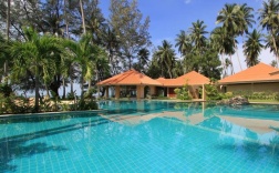 Четырёхместный семейный номер Standard с видом на море 2 отдельные кровати в The Siam Residence Boutique Resort