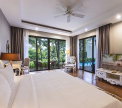 Вилла с 4 комнатами с видом на бассейн в Vinpearl Resort & Spa Nha Trang Bay