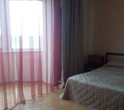 Апартаменты с балконом и с красивым видом из окна в Лолита