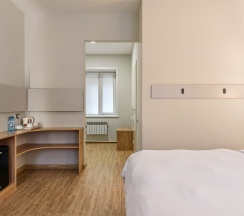 Комфорт + в Дом отель Apart