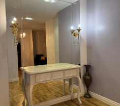 Четырёхместные апартаменты с 3 комнатами с балконом в Rent 247