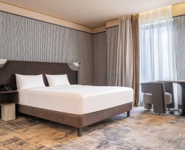 Классический улучшенный номер - с двуспальной кроватью в Mercure Арбат