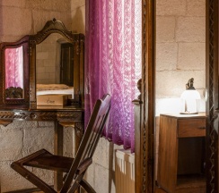 Двухместный номер Standard Rock двуспальная кровать в Ottoman Cave Suites