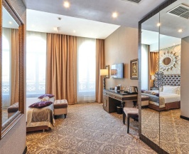 Стандарт двухместный с одной большой кроватью в Majestic Boutique Hotel Deluxe