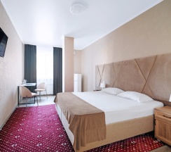 Полулюкс 2-х комнатный в Лабиринт