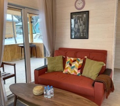 Пятиместный коттедж Luxury с красивым видом из окна в Нептун-2