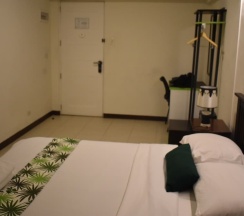 Двухместная студия Deluxe с красивым видом из окна двуспальная кровать в H Hotels - Metro North Uno