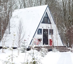 Белый Дом в А у реки