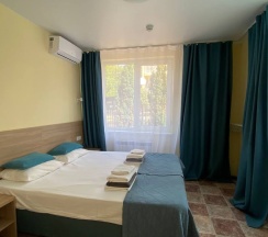 Трёхместный номер "Комфорт" без балкона в Ростов