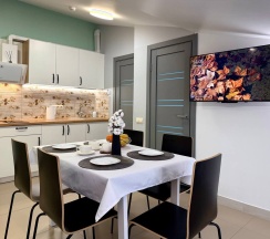 Апартаменты №11 "Семейный Люкс" на мансардном этаже в Саквояж