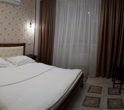 Делюкс в День и ночь