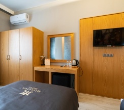 Трёхместный номер Economy в Отель Monezza Hotel