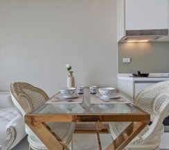 Апартаменты Luxury с балконом и с красивым видом из окна в Апартаменты Riviera Jomtien Fresh Apartments - 100 m to the beach