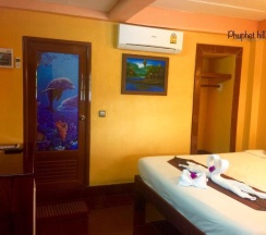 Двухместный номер Standard с красивым видом из окна двуспальная кровать в Phuphet Hill Resort